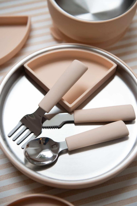 Raising Confident Little Eaters: Simple Ways to Encourage Independence at Mealtimes